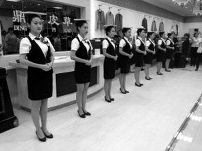 滿洲里公司職業(yè)化禮儀展演隊(duì) 規(guī)范服務(wù)與廣告設(shè)計(jì)的融合之路